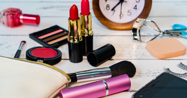The Best Way to Build Your Five-Minute Makeup Routine - Cosmetology ...